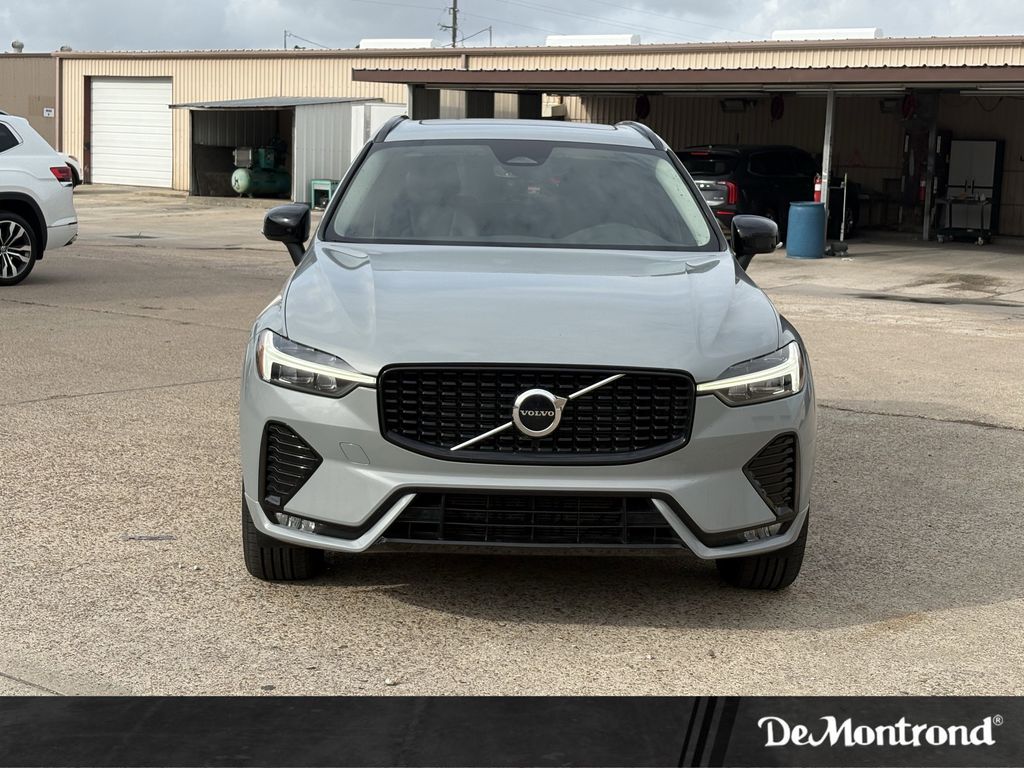 Gray Metallic 2024 Volvo XC60 B5 Core Dark Theme AWD SUV / Crossover All-Wheel Drive Automatic