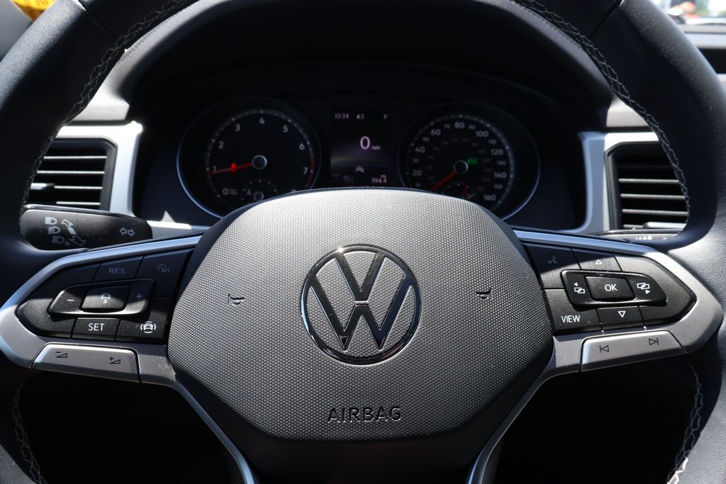 Thumbnail: 2021 Volkswagen Atlas - 16