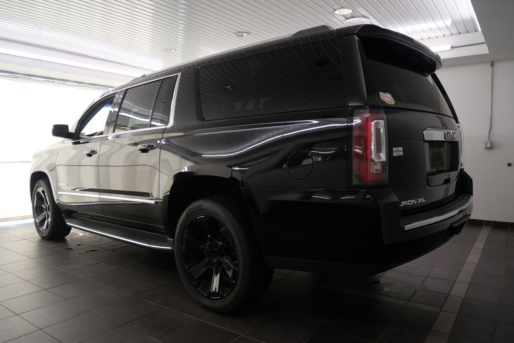 2018 GMC Yukon XL Denali 3