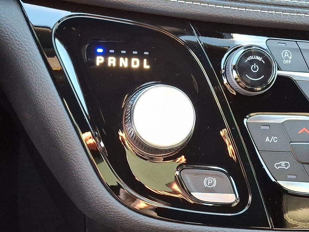 2026 Chrysler Pacifica — photo 11
