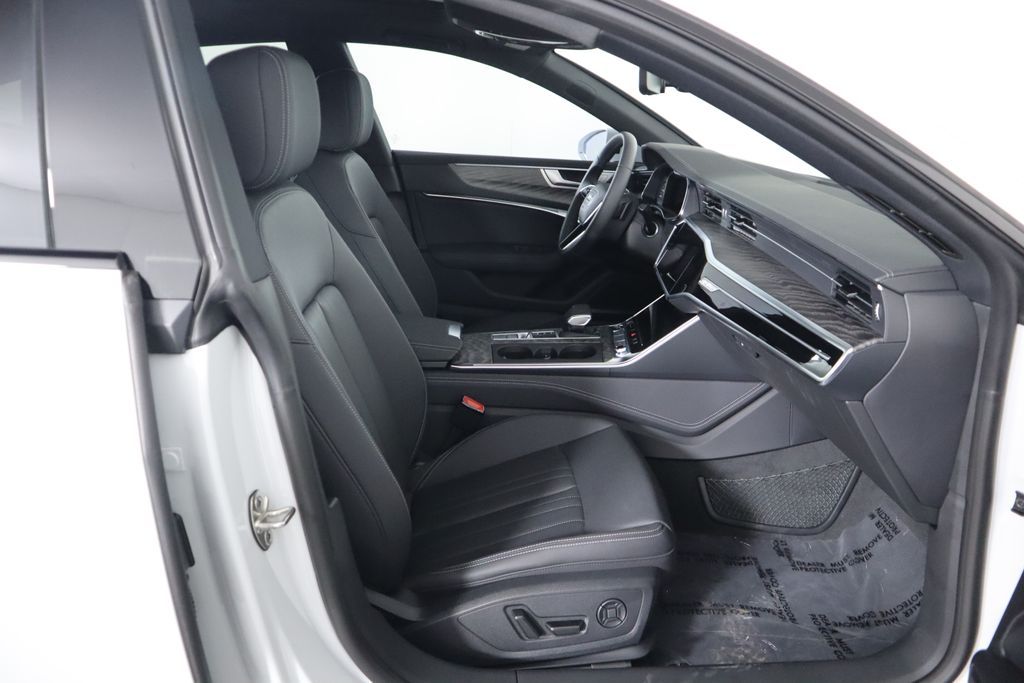 Thumbnail: 2025 Audi A7 - 21