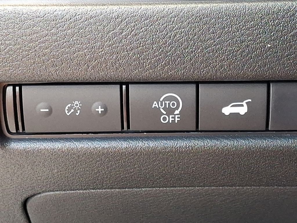 2025 Nissan Rogue — photo 24