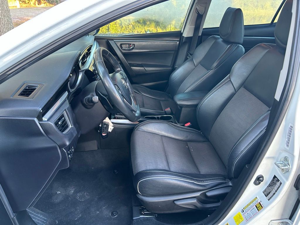 Thumbnail: 2016 Toyota Corolla - 13