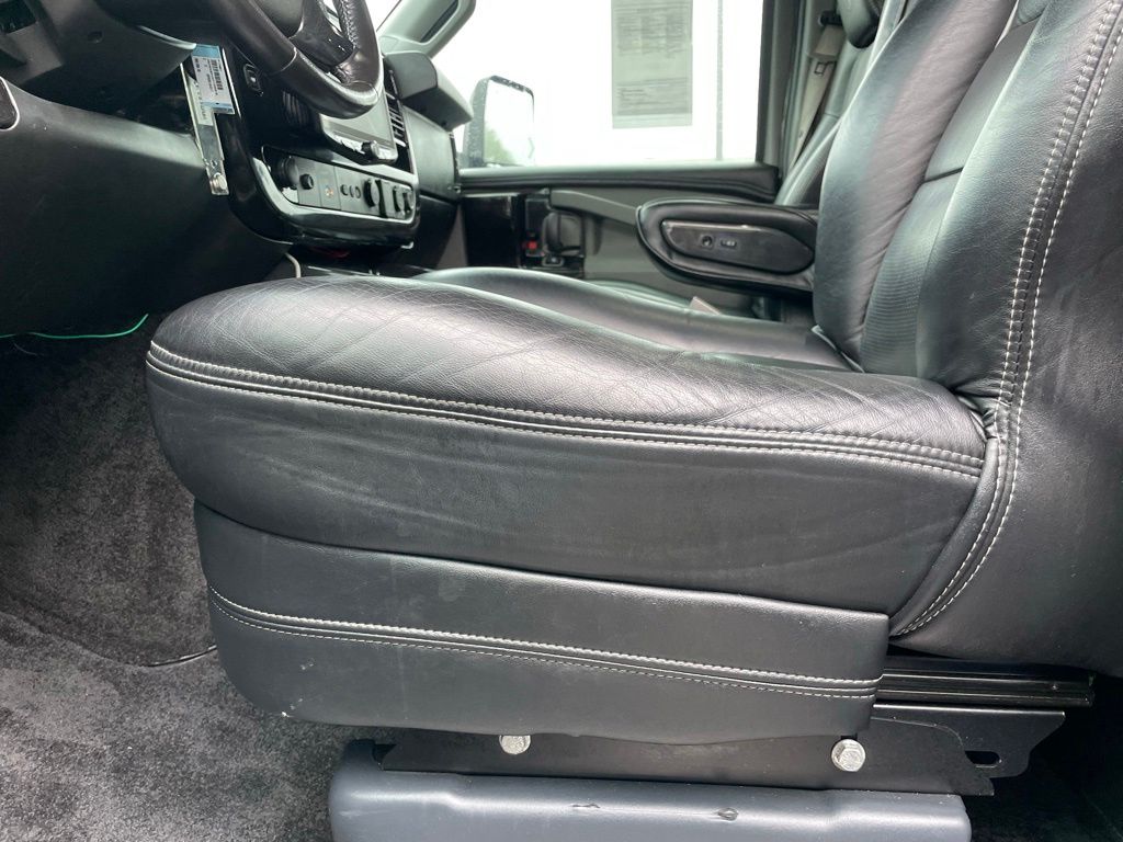 Thumbnail: 2017 Chevrolet Express - 23