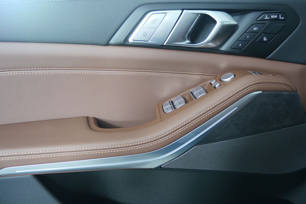 2026 BMW X7 xDrive40i 8