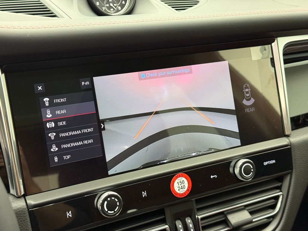 Thumbnail: 2025 Porsche Macan - 16