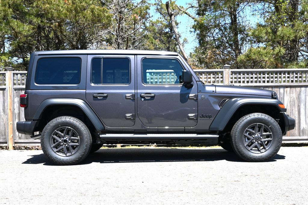 Thumbnail: 2026 Jeep Wrangler - 5