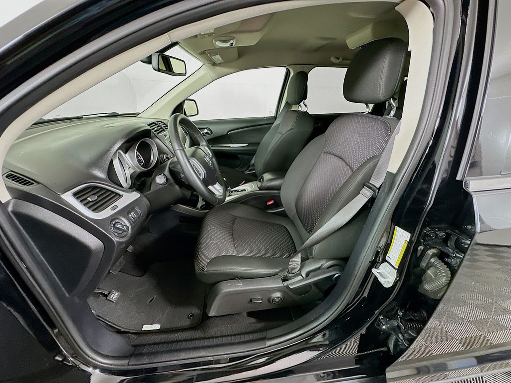 Thumbnail: 2019 Dodge Journey - 9