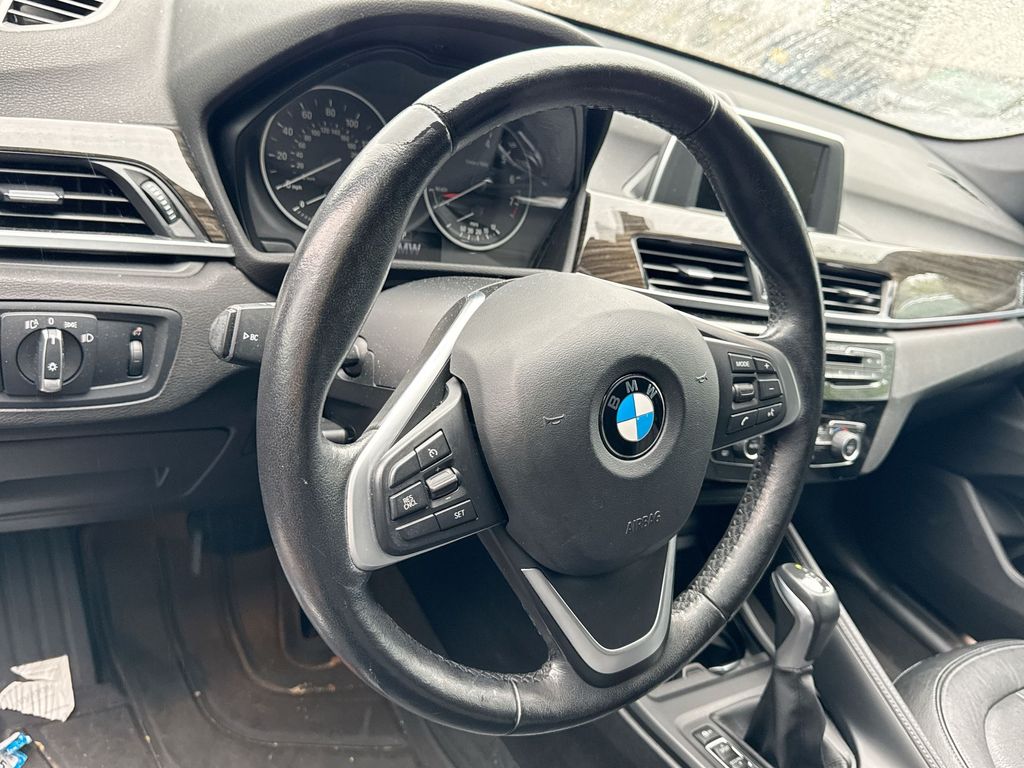 2017 BMW X1 xDrive28i 3
