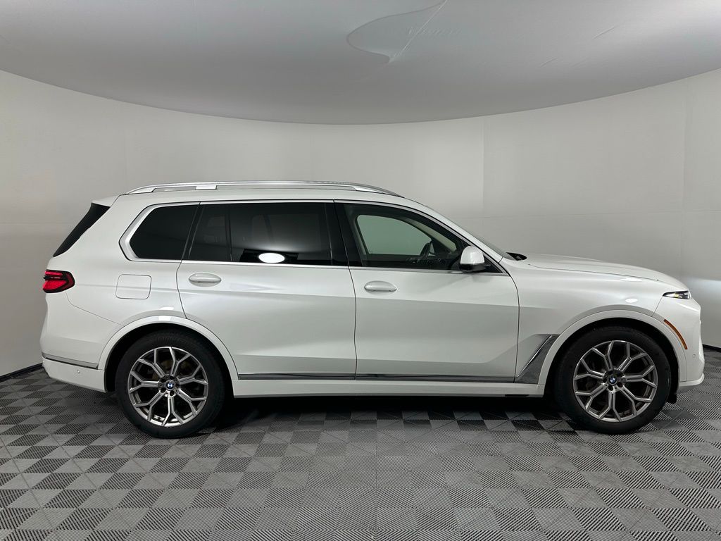 Thumbnail: 2023 BMW X7 - 4
