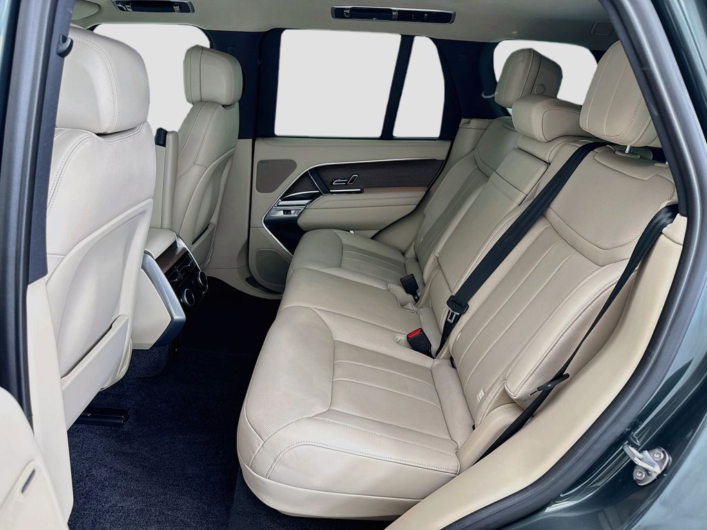 Thumbnail: 2024 Land Rover Range Rover - 20