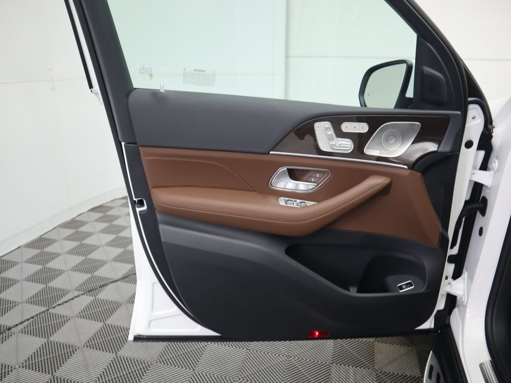 Thumbnail: 2025 Mercedes-Benz GLE - 25