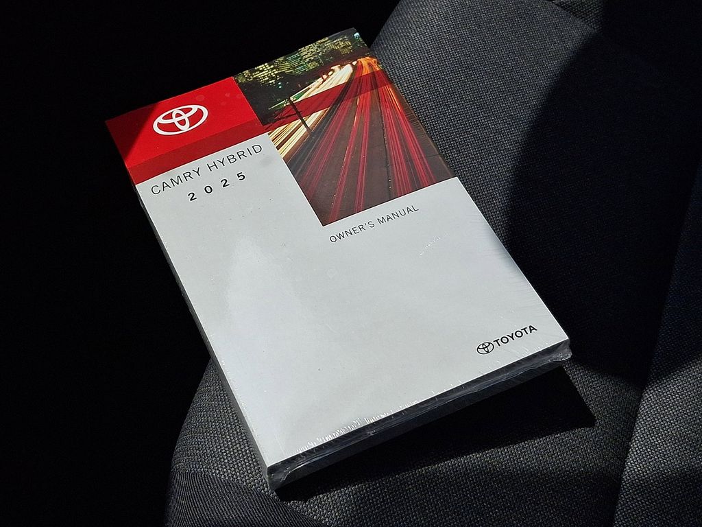 Thumbnail: 2025 Toyota Camry - 25