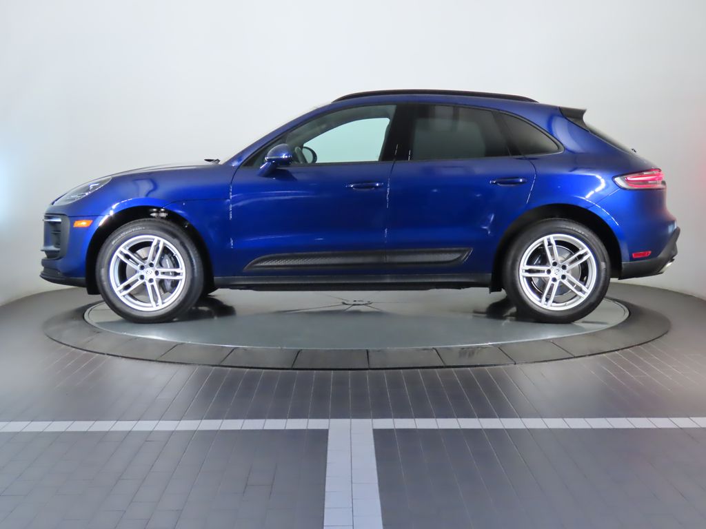 2023 Porsche Macan  2