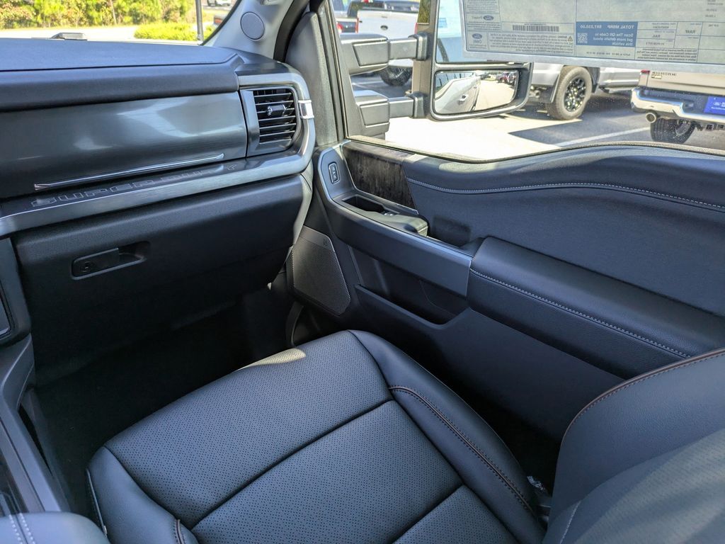 2026 Ford F-350 Super Duty LARIAT