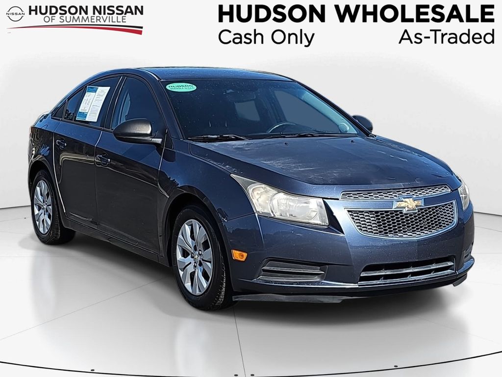 2013 Chevrolet Cruze LS Sedan FWD