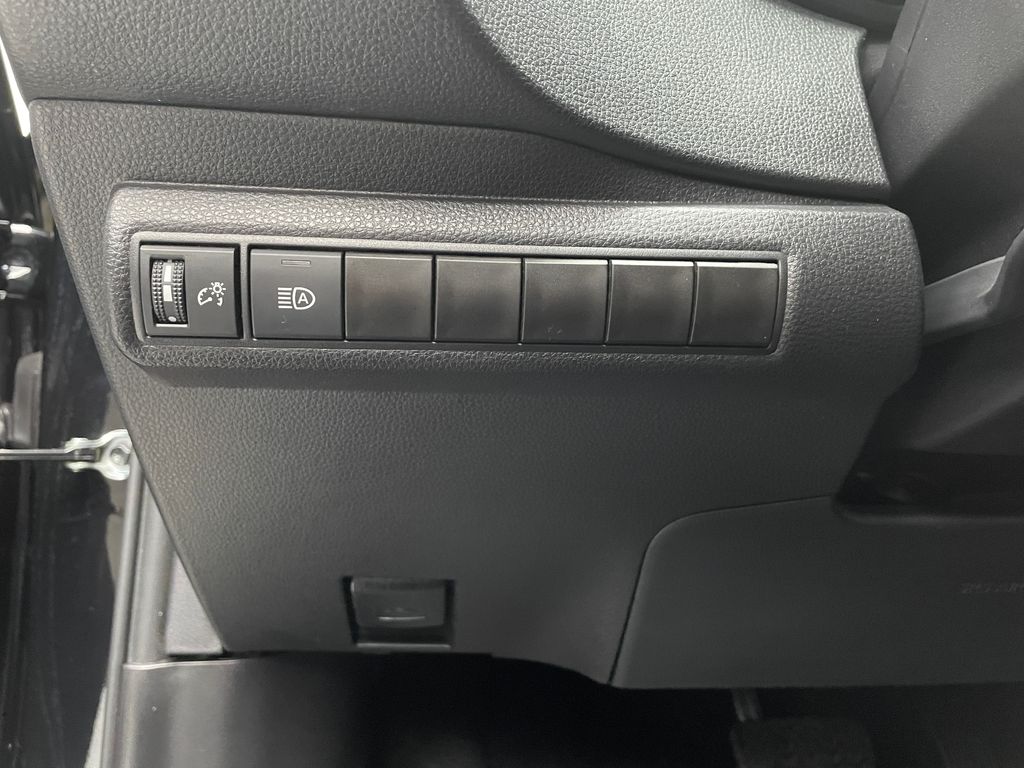 Thumbnail: 2025 Toyota Corolla - 19