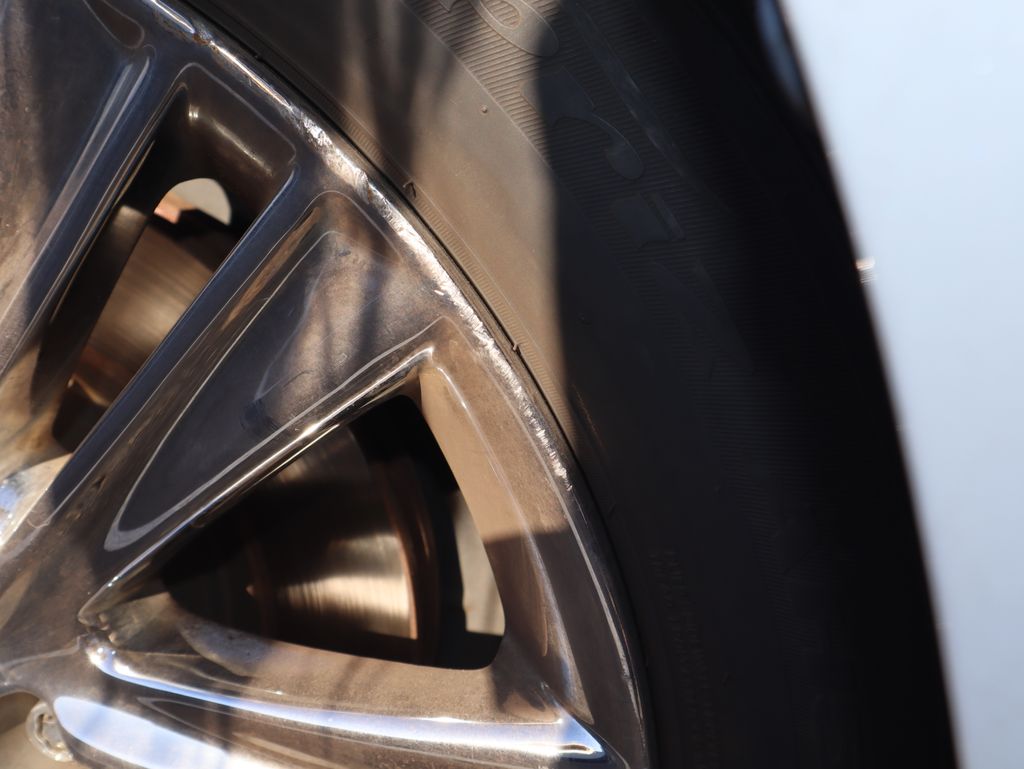 Thumbnail: 2013 Lexus ES - 27