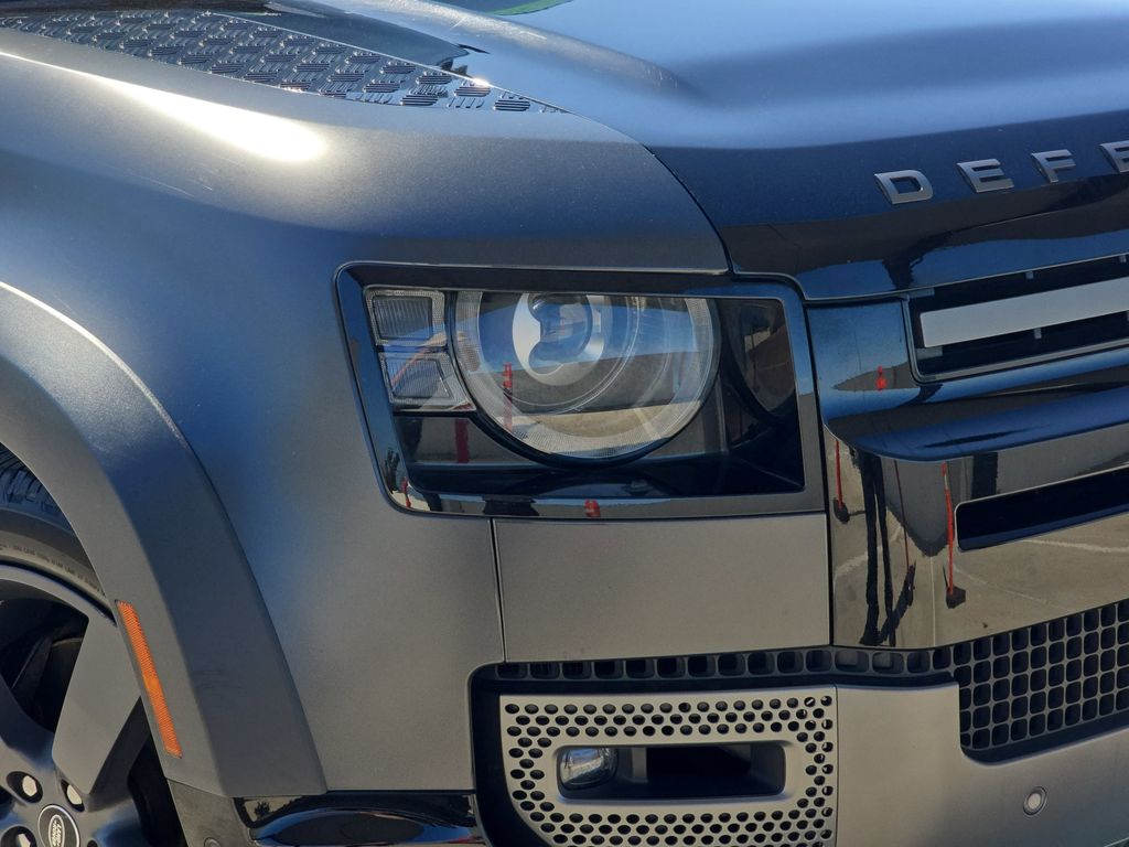 Certified Used 2023  Land Rover Carpathian Edition image 31