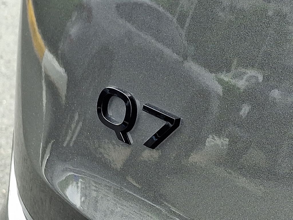 Thumbnail: 2025 Audi Q7 - 30