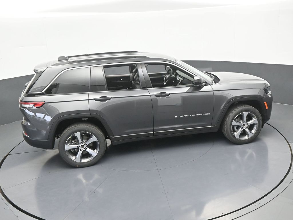 New 2026 Baltic Gray Metallic Clearcoat Jeep Limited image 47