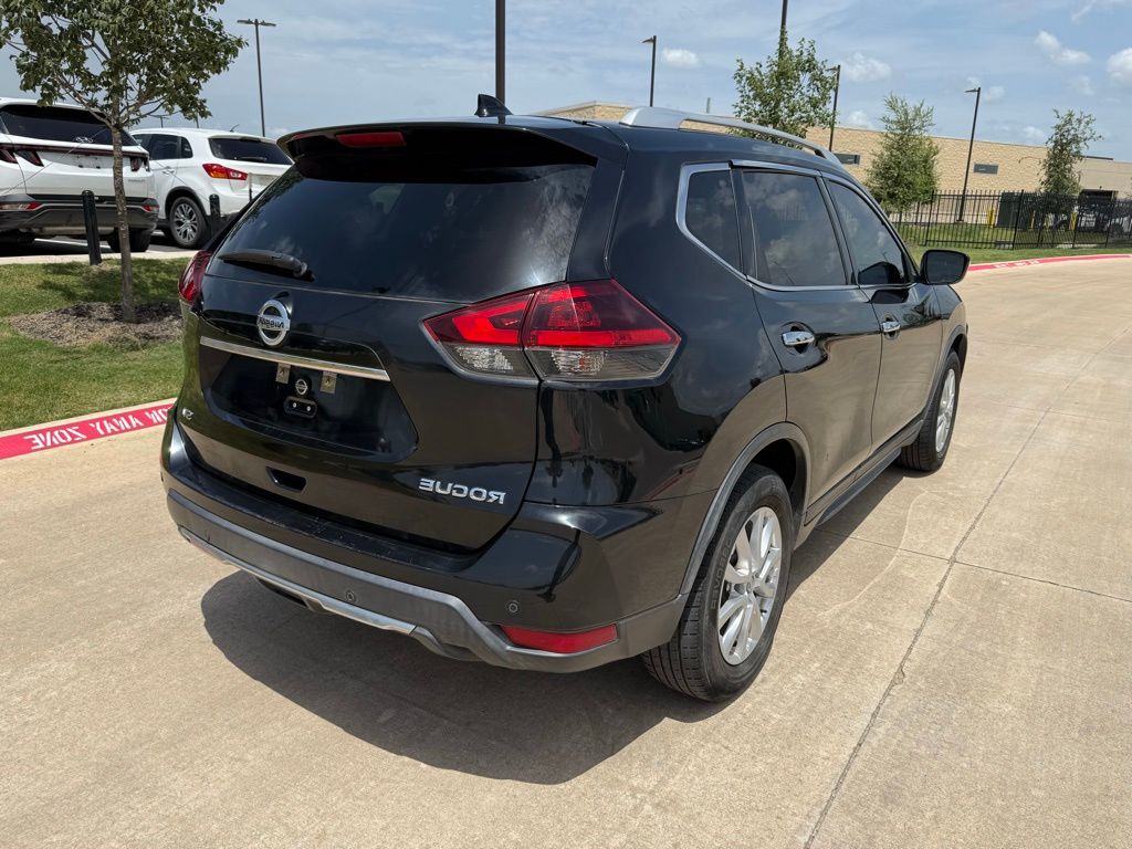 Thumbnail: 2019 Nissan Rogue - 4