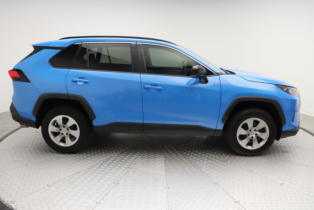 2021 Toyota RAV4 LE 7
