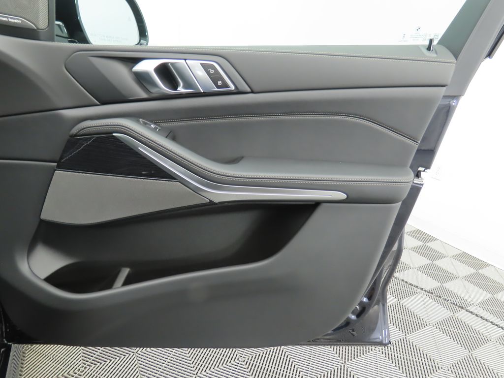 Thumbnail: 2026 BMW X5 - 25