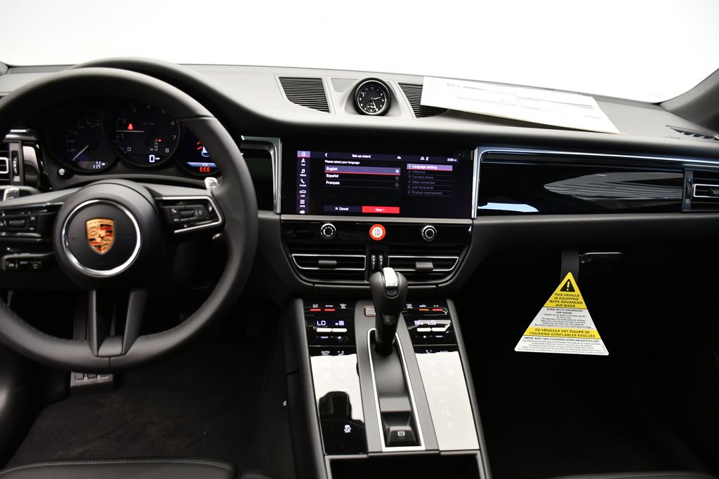 Thumbnail: 2026 Porsche Macan - 30