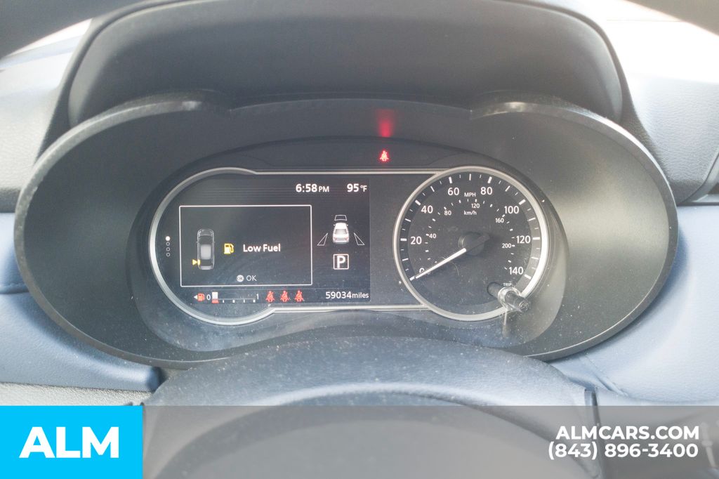 2023 Nissan Versa 1.6 SV photo 11