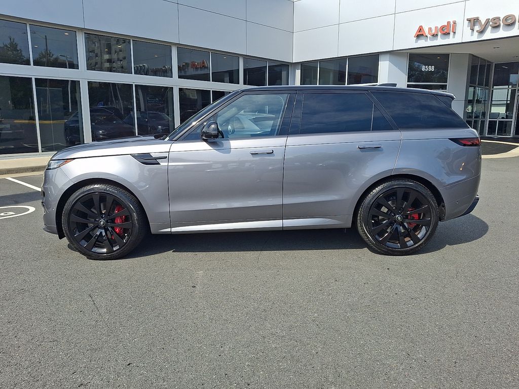 Thumbnail: 2024 Land Rover Range Rover Sport - 7