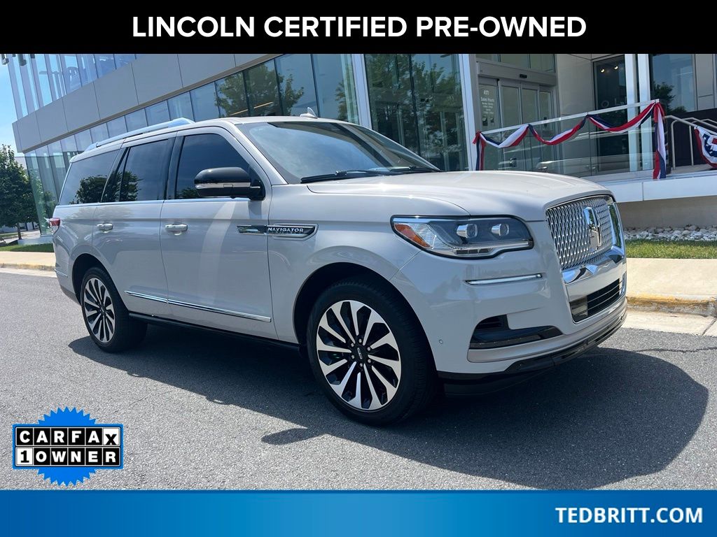Pearl Metallic 2024 Lincoln Navigator SUV / Crossover Four-Wheel Drive Automatic