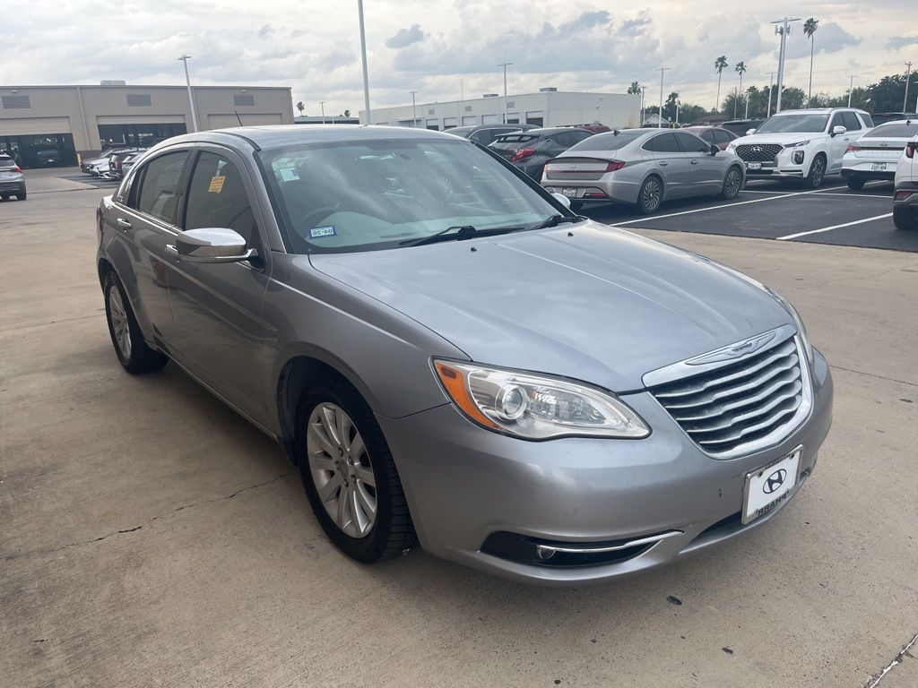 Thumbnail: 2014 Chrysler 200 - 4