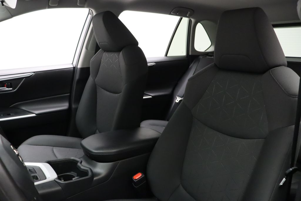 2023 Toyota RAV4 XLE 13