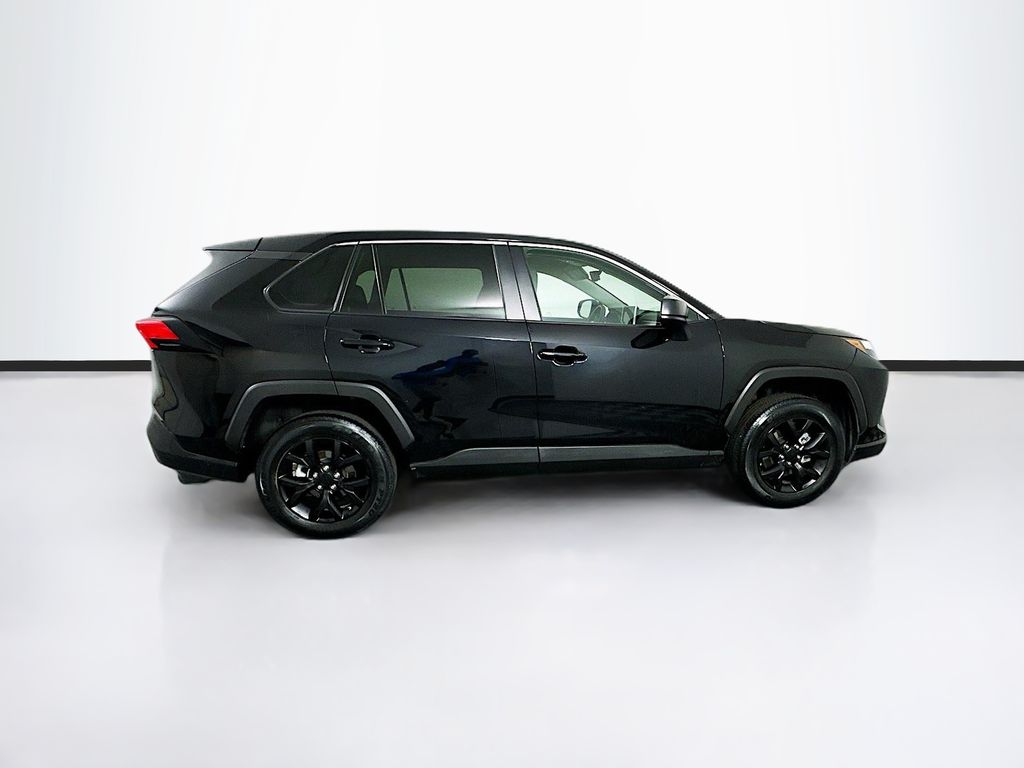 2023 Toyota RAV4 LE 4