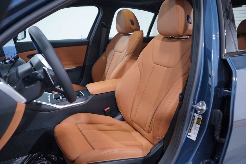 Thumbnail: 2026 BMW 3 Series - 7