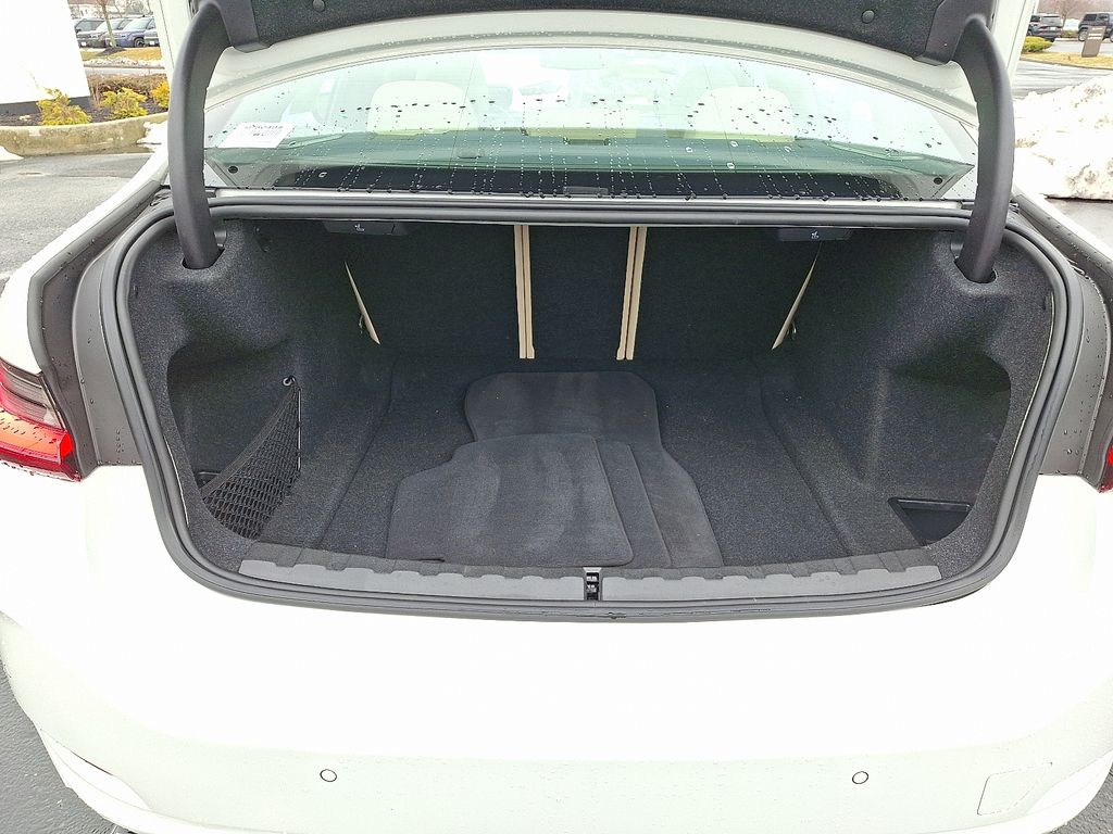 Thumbnail: 2024 BMW 3 Series - 30