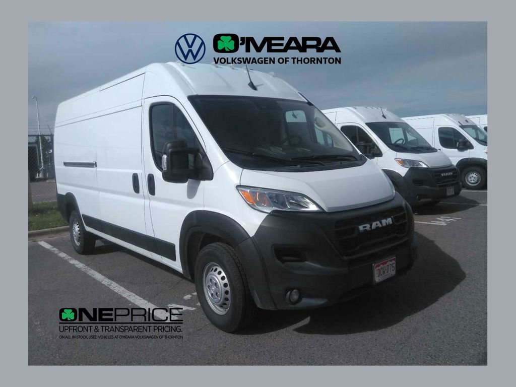 Bright White Clearcoat 2025 RAM ProMaster Van 9-Speed Automatic