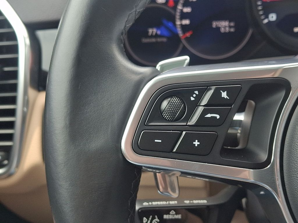 Thumbnail: 2023 Porsche Cayenne - 24