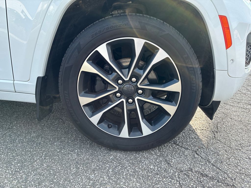 2023 Jeep Grand Cherokee Overland White at South Hills CDJR