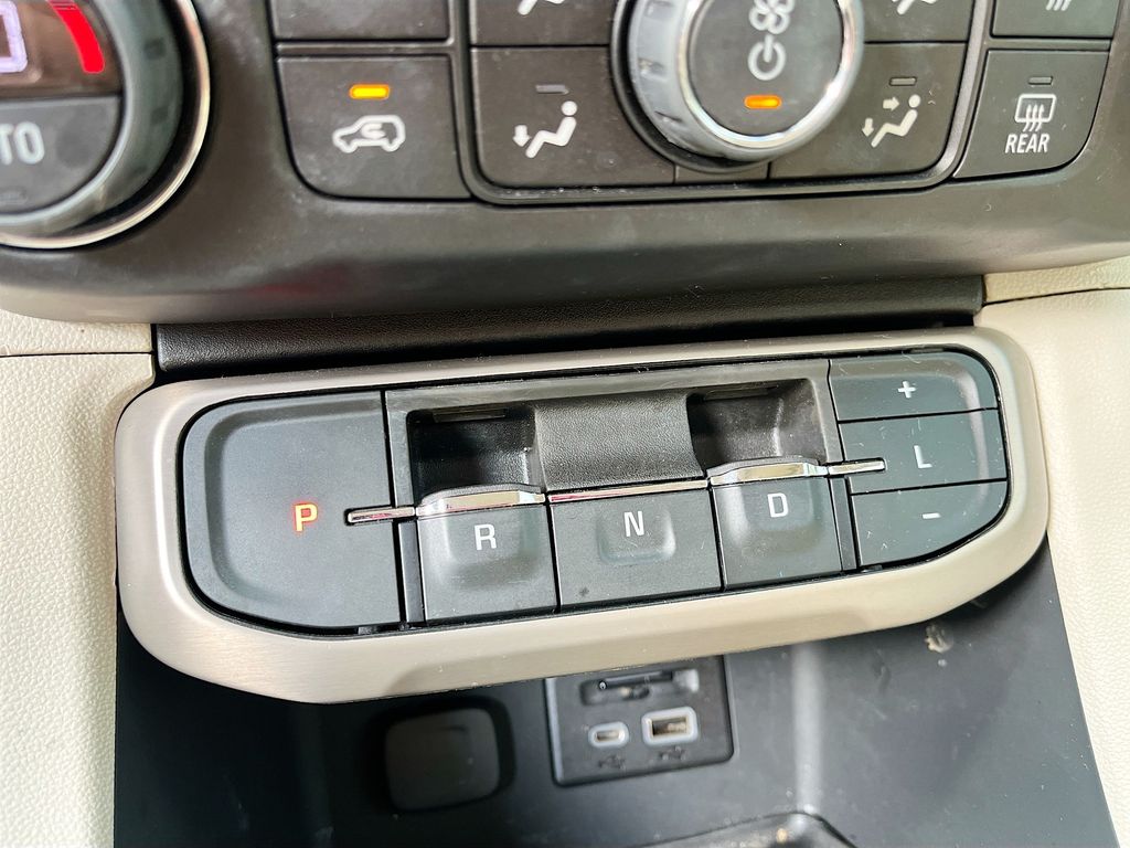 Used 2022 Red GMC Denali image 17