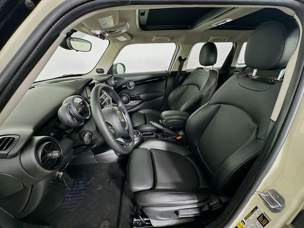 2016 MINI Cooper Base 19