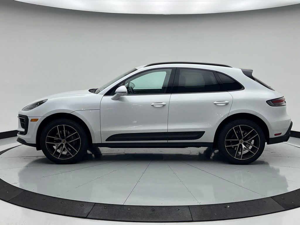 Thumbnail: 2023 Porsche Macan - 2