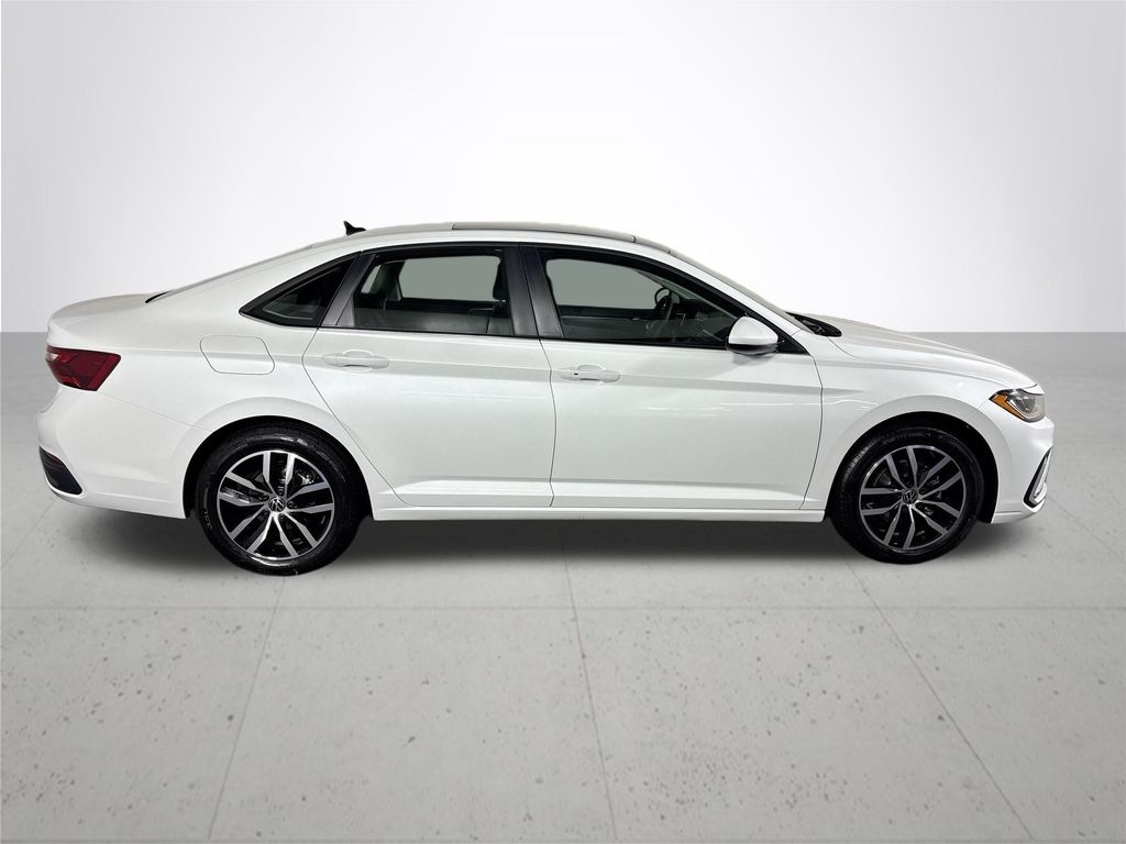 2025 Volkswagen Jetta 1.5T SE photo 4