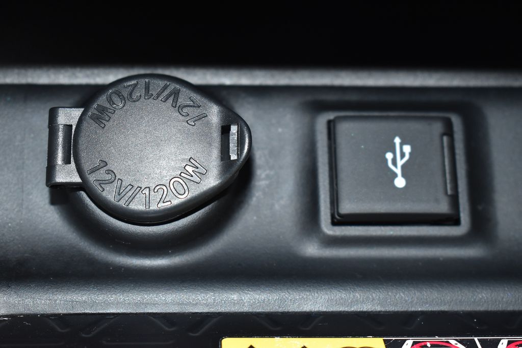2022 Toyota RAV4 XSE 22