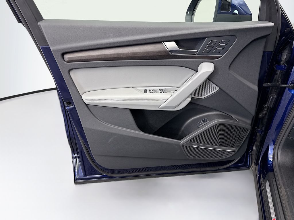 Thumbnail: 2025 Audi Q5 - 23