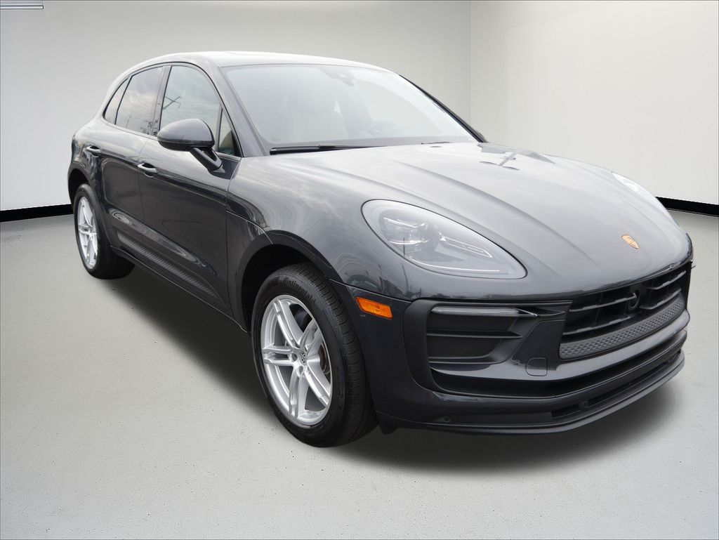 Thumbnail: 2023 Porsche Macan - 9
