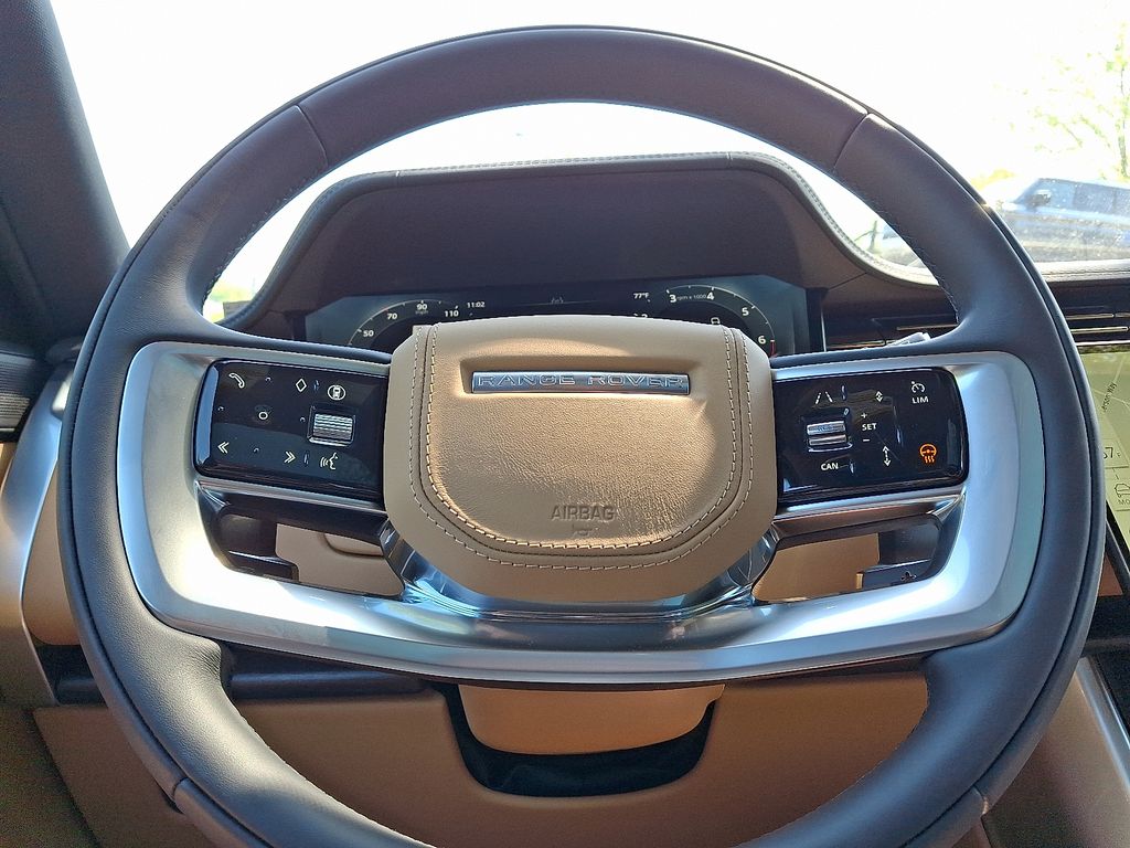 2025 Land Rover Range Rover SE 11