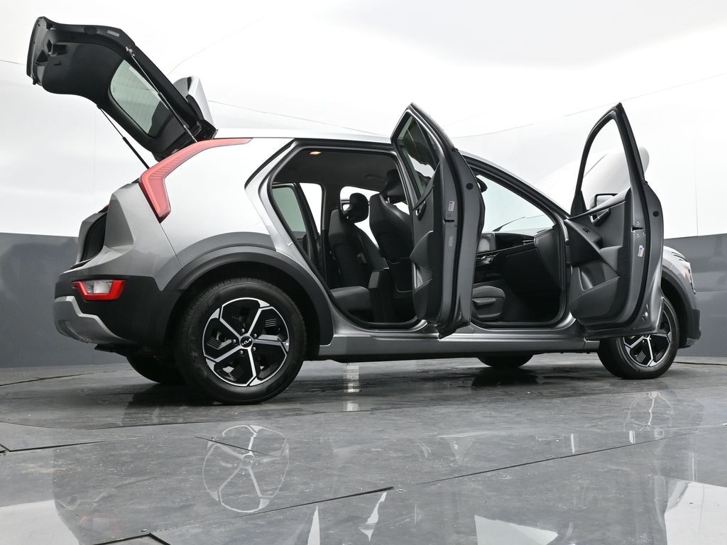 2023 Kia Niro LX