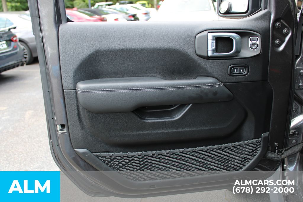 Used 2021 Gray Jeep Unlimited Sahara image 12